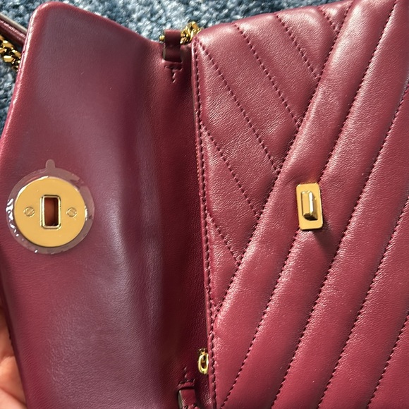 Tory Burch Chain Wallet in Maroon - Picture 4 of 6